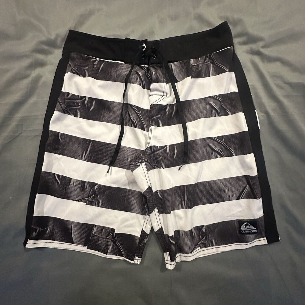 Quicksilver Cypher Series Board Shorts 4 Way Stretch Mens 31 Black Striped Swim